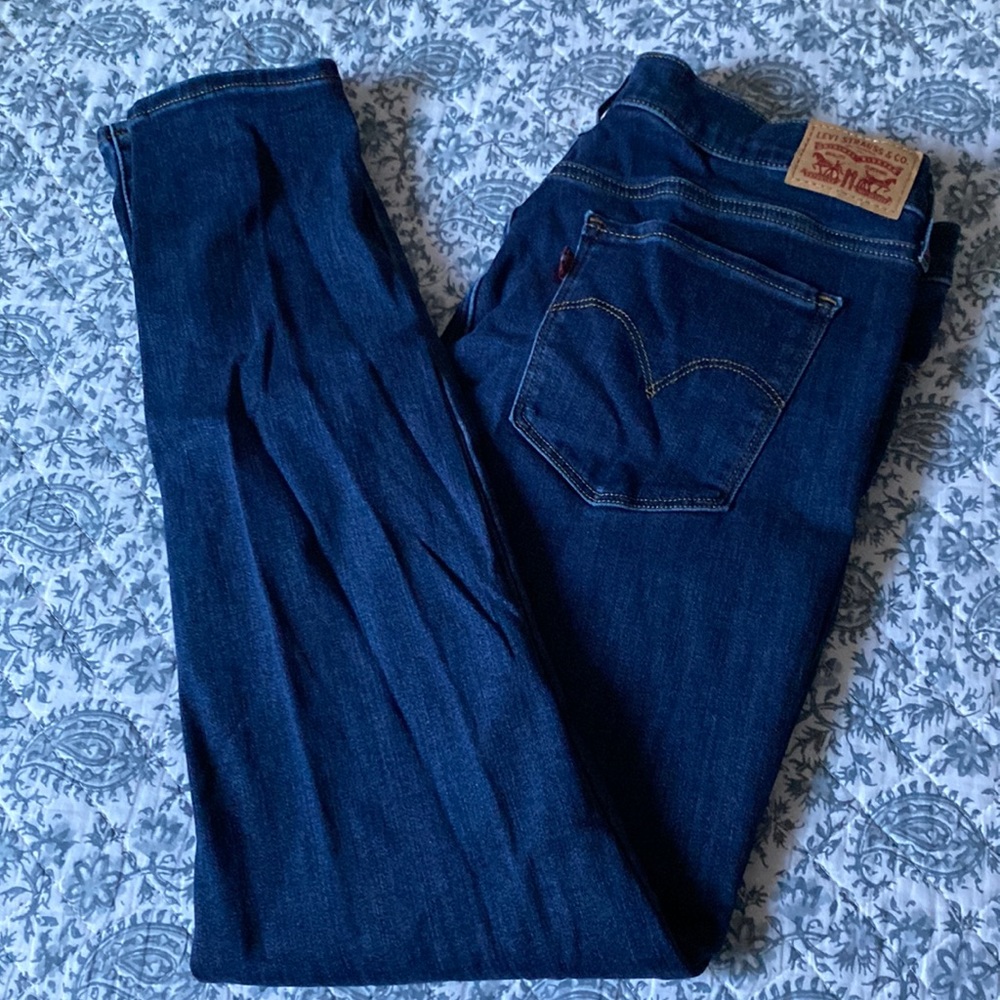 Levi’s shaping skinny jeans 👖